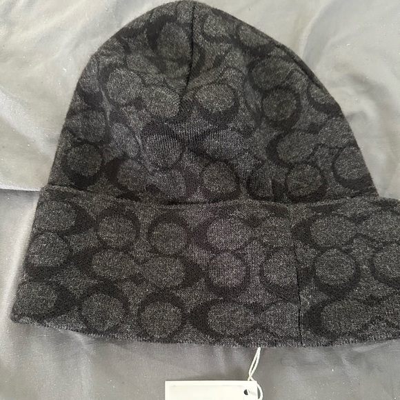 Coach knitted skull hat - Picture 1 of 2